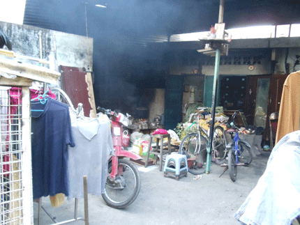 Bắp[-]luộc[-]vỉa[-]hè,[-]người[-]bán[-]không[-]dám[-]ăn